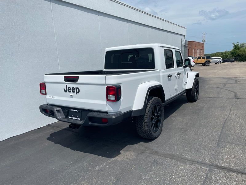 2025 Jeep Gladiator Sport photo 5