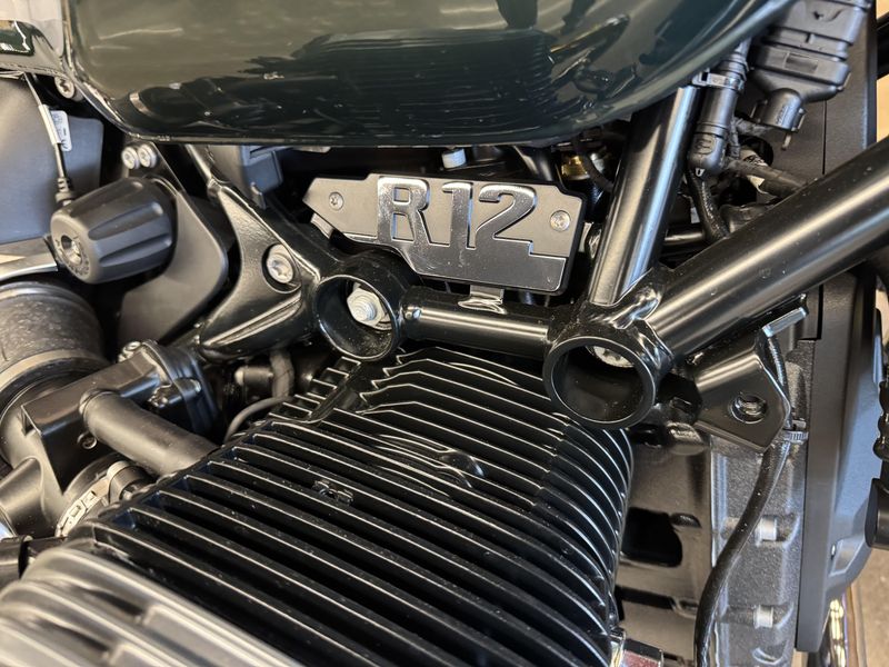 2025 BMW R 12 nineT - SAN REMO GREEN METALLIC