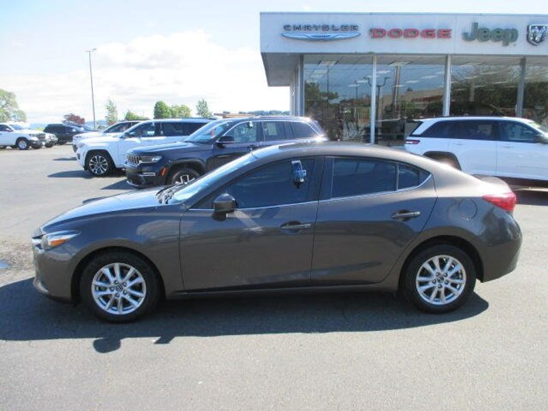 Used 2017 Mazda Mazda3 SportImage 11