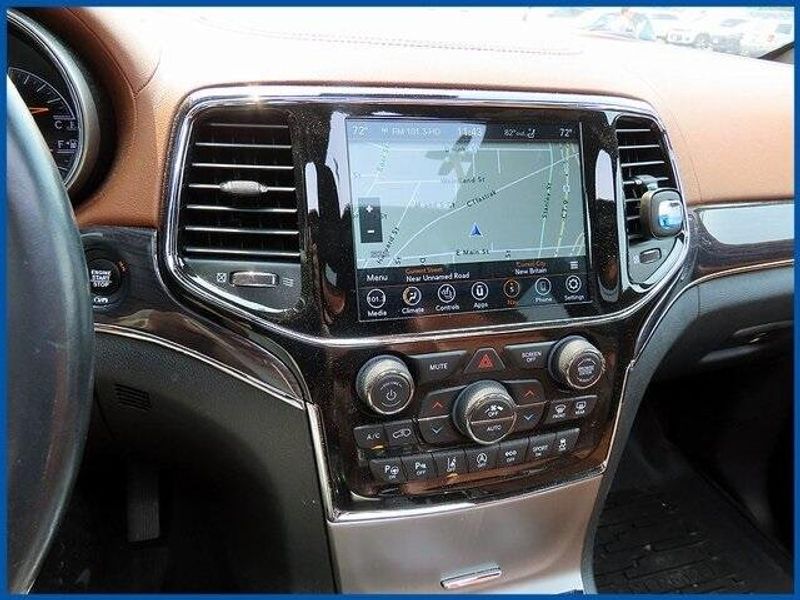 Used 2021 Jeep Grand Cherokee OverlandImage 16