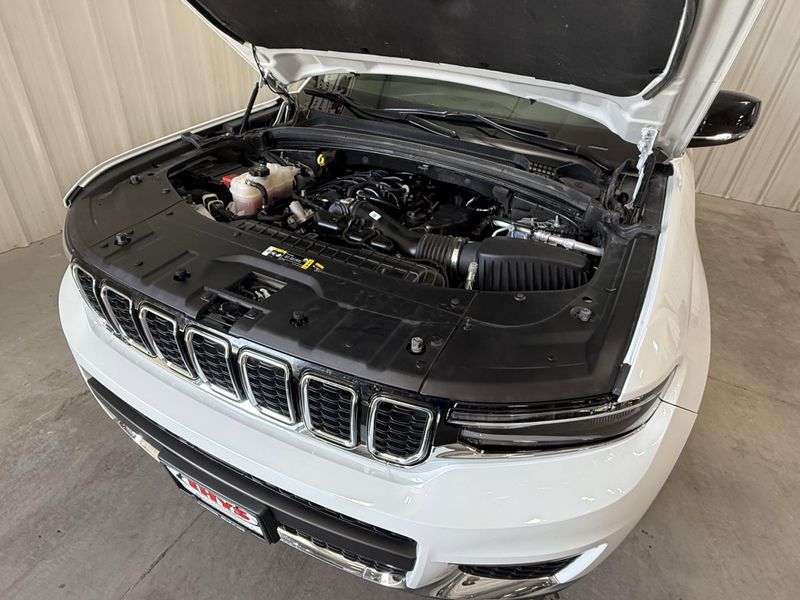Used 2023 Jeep Grand Cherokee L LimitedImage 20