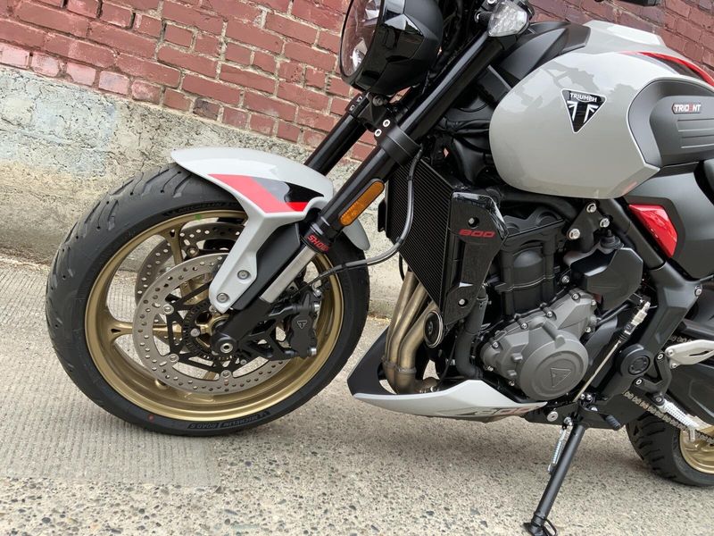 2026 Triumph TRIDENT 800