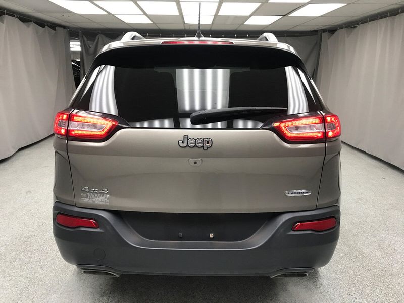 Used 2016 Jeep Cherokee LatitudeImage 11