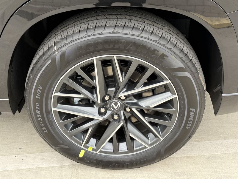 2025 Lexus TX Image 16