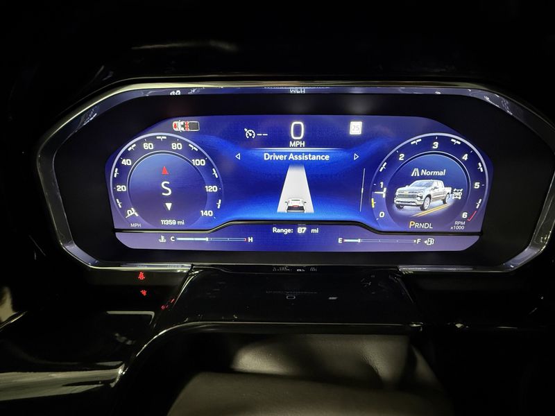 Used 2025 Chevrolet Silverado 1500 LTImage 25