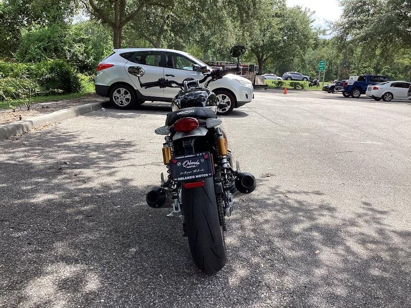 New 2025 Triumph Speed Twin 1200 RS 