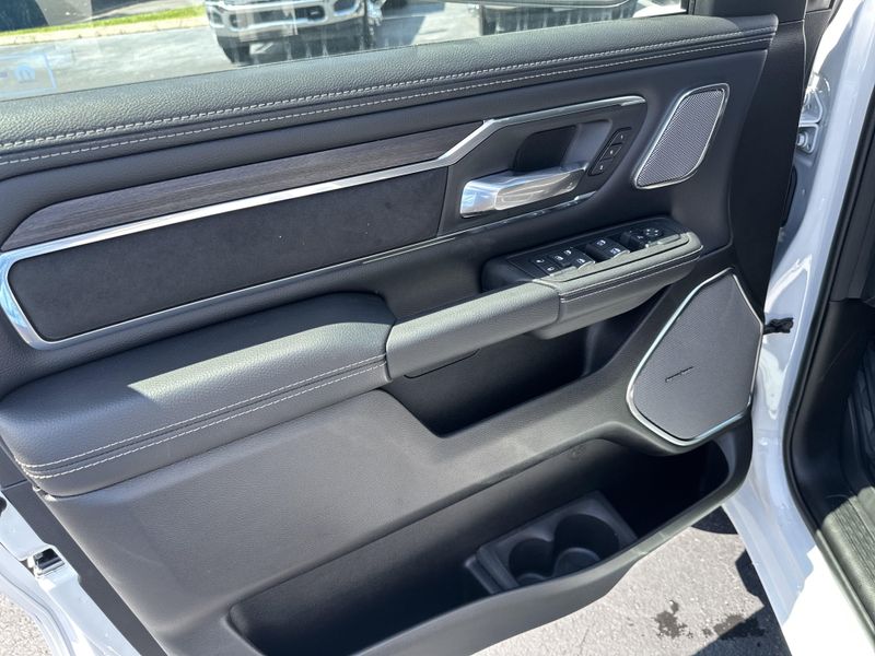 New 2025 RAM 1500 Laramie Crew Cab 4x4 5
