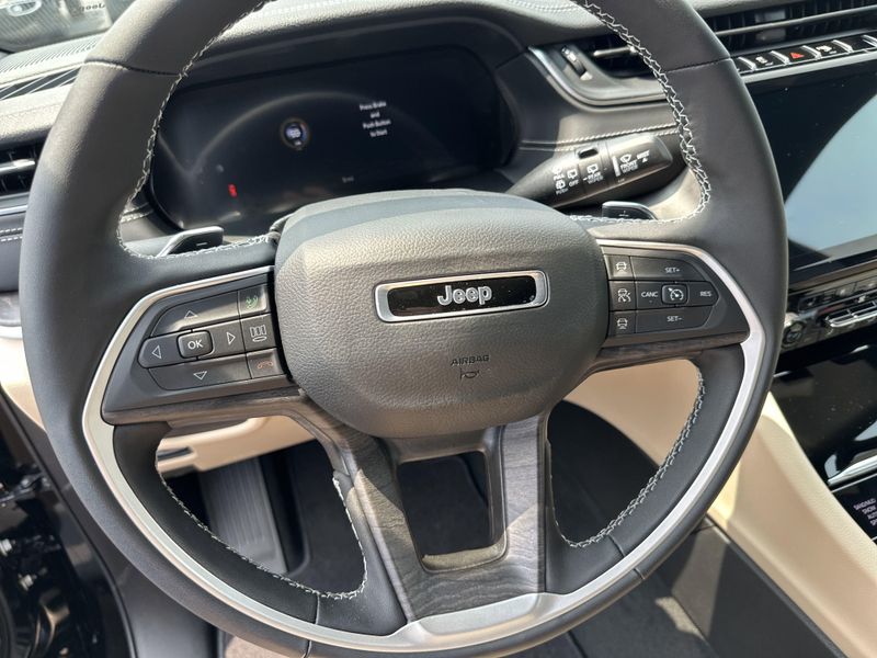 2025 Jeep Grand Cherokee Limited 4x4Image 24