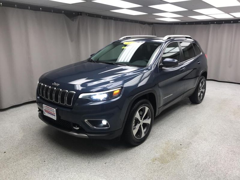 Used 2021 Jeep Cherokee LimitedImage 1
