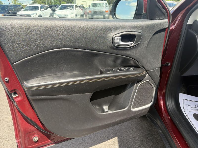 Used 2021 Jeep Compass LatitudeImage 30