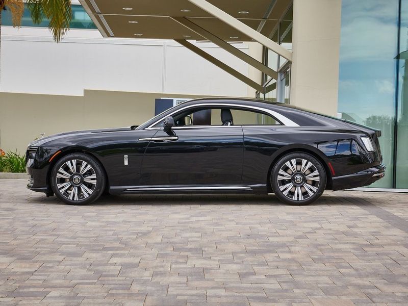 2024 Rolls-Royce Spectre Image 3