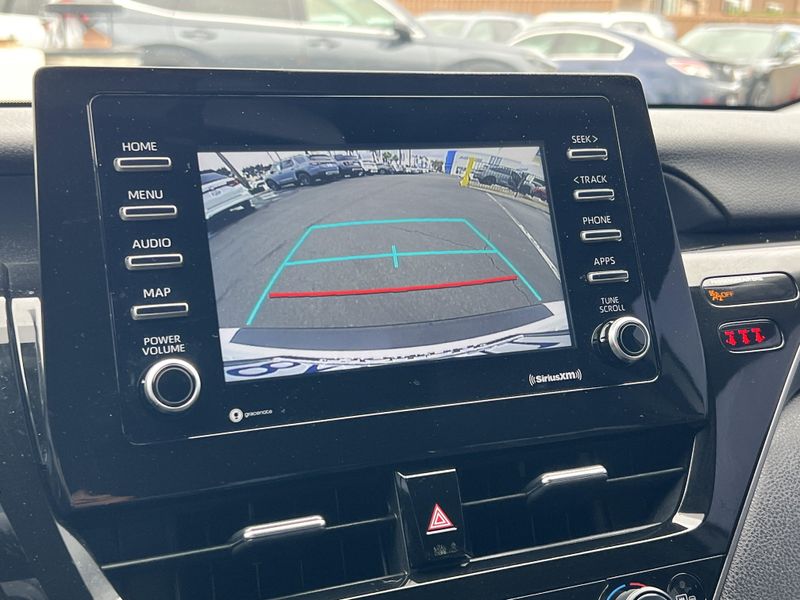 Used 2022 Toyota Camry Hybrid SEImage 12