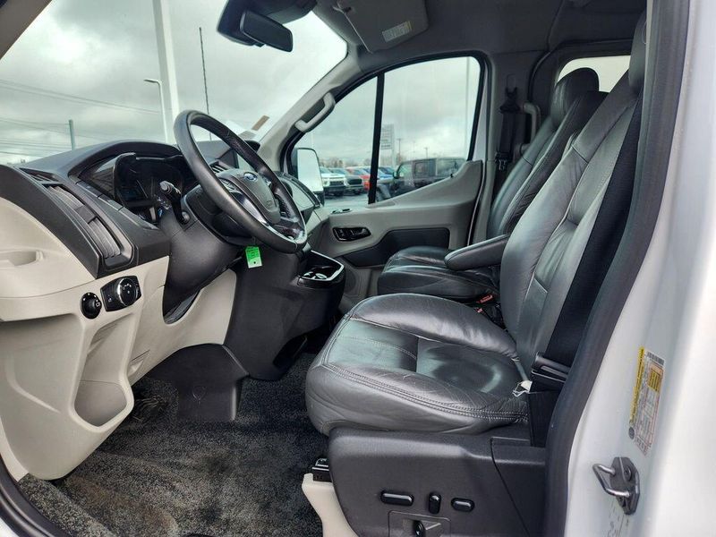 2019 Ford Transit-150 Image 19