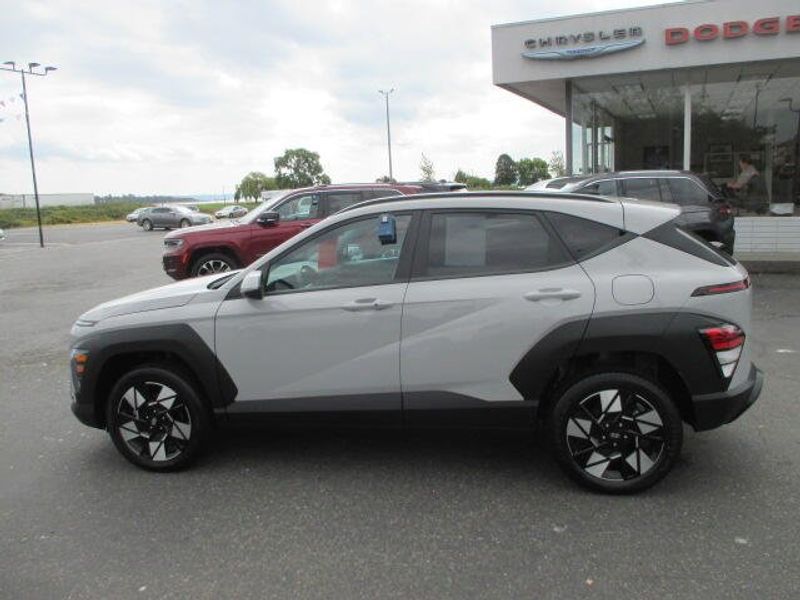Used 2024 Hyundai Kona SELImage 12