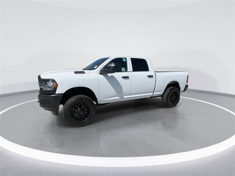 2023 Ram 2500 Tradesman photo 4