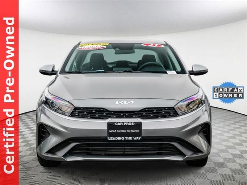 Used 2023 Kia Forte LXSImage 3