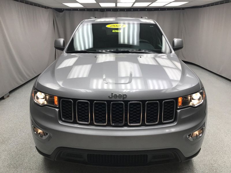 2021 Jeep Grand Cherokee Laredo XImage 24