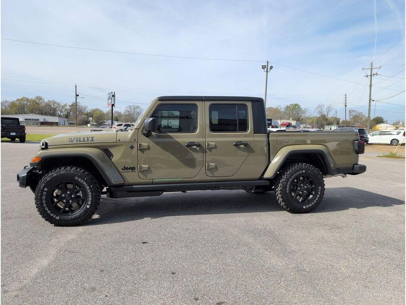 New 2026 Jeep Gladiator Willys 4x4Image 2