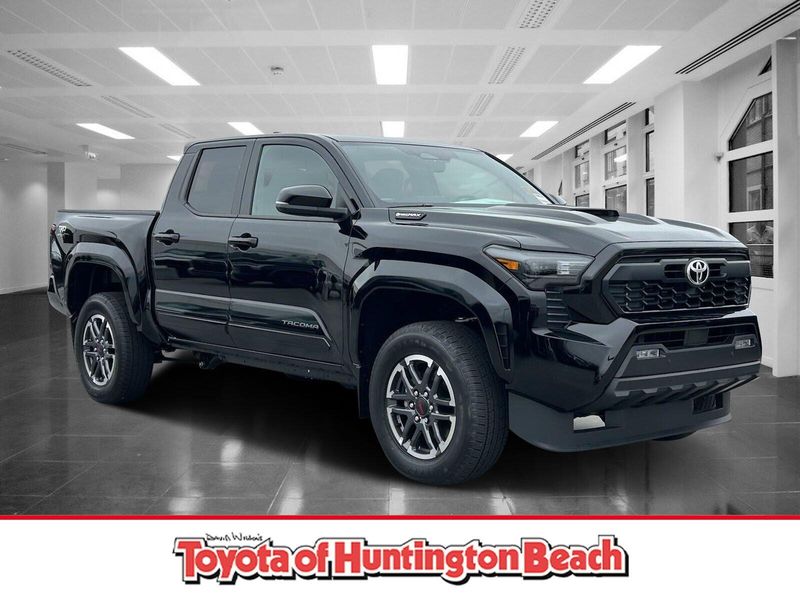 2024 Toyota Tacoma TRD Sport HybridImage 1