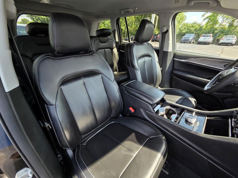 Used 2023 Jeep Grand Cherokee Limited