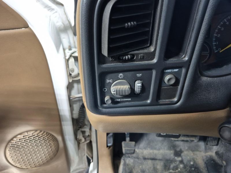 2000 Chevrolet Silverado 1500 Image 25