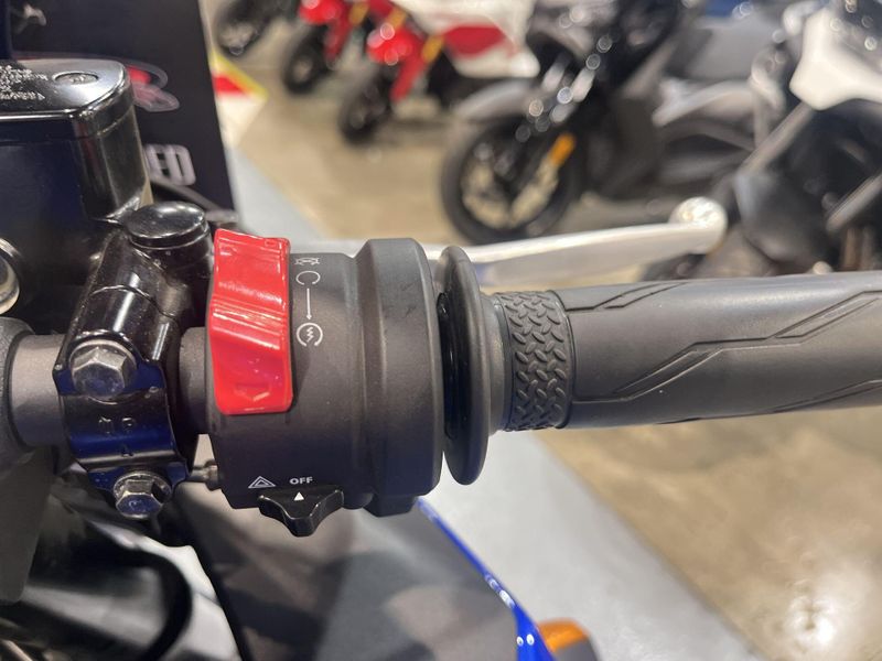 Used 2022 Yamaha YZF-R3 ABS Image 22