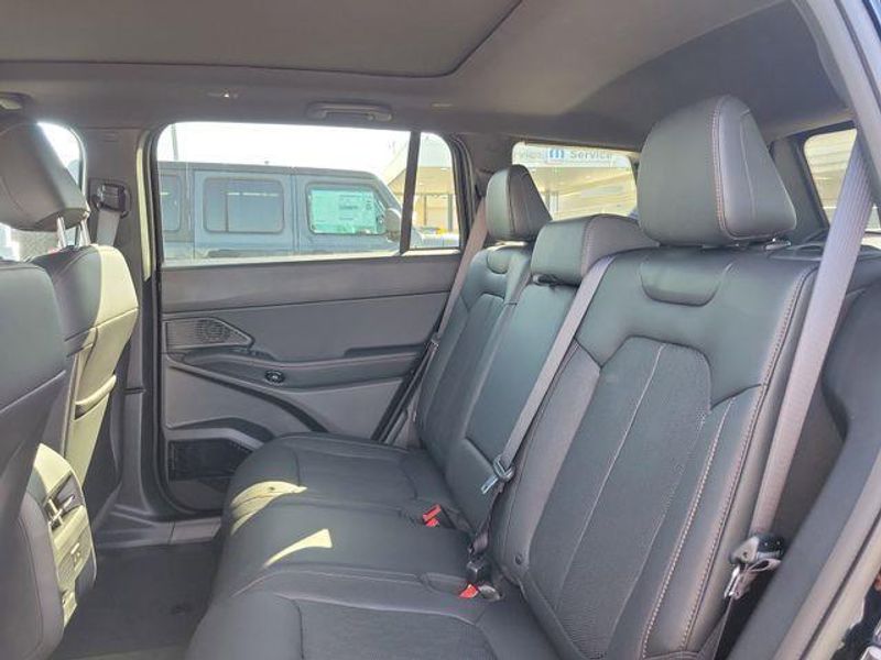 New 2026 Jeep Cherokee Overland 4x4