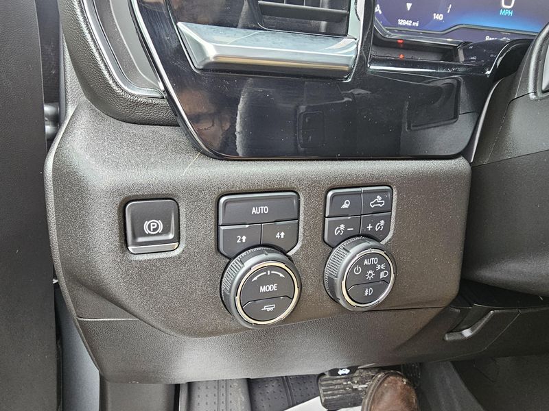 Used 2025 Chevrolet Silverado 1500 RSTImage 18