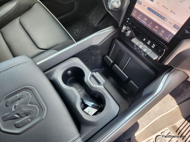 New 2026 RAM 1500 Laramie Crew Cab 4x4 5'7' Box