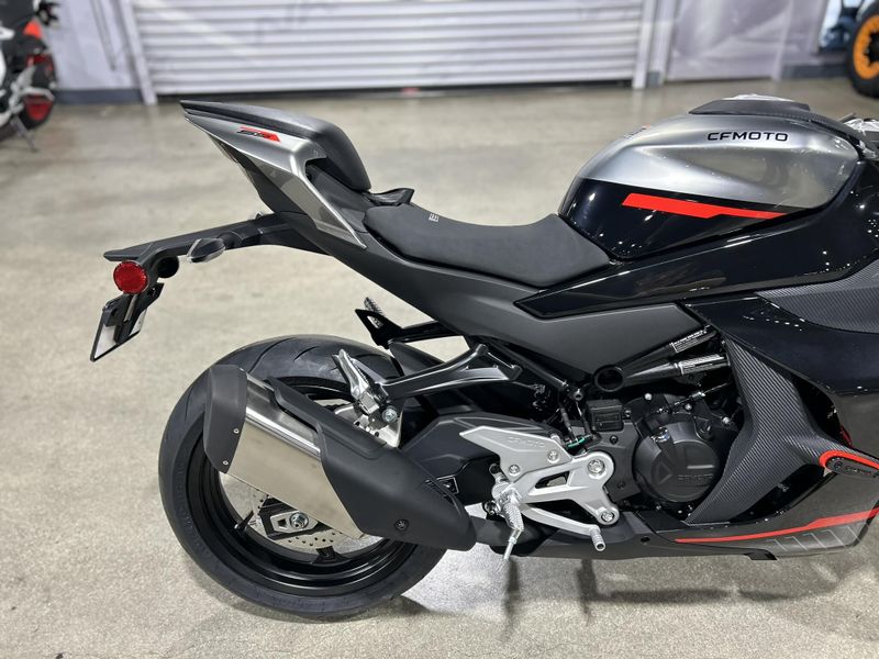 2025 CFMOTO 450SS Image 17