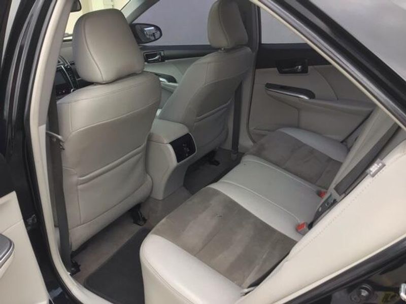 2012 Toyota Camry Hybrid XLEImage 13