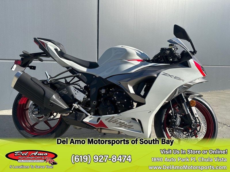 New 2025 Kawasaki NINJA ZX-6R ABS Image 6