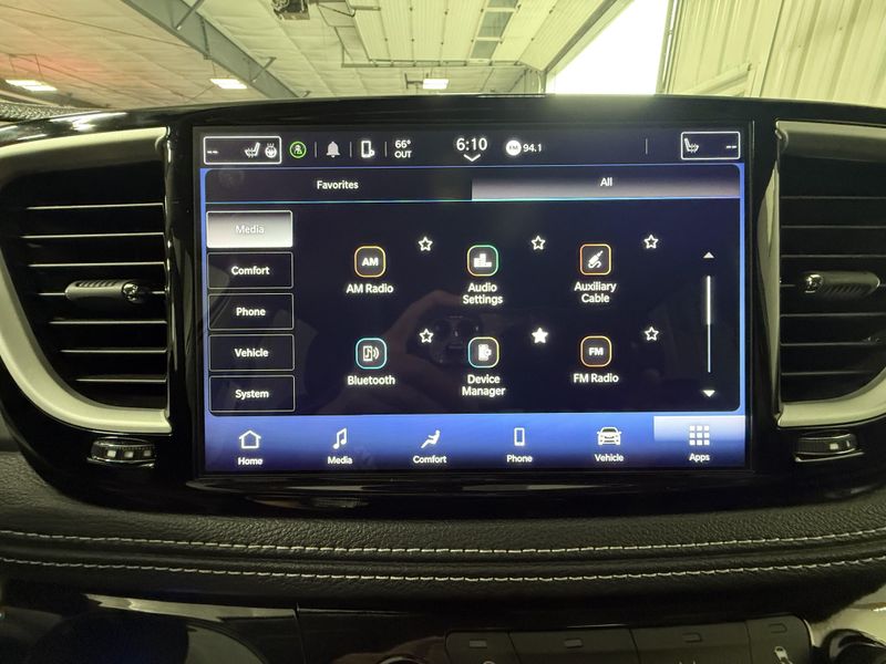 Used 2024 Chrysler Pacifica Touring LImage 29