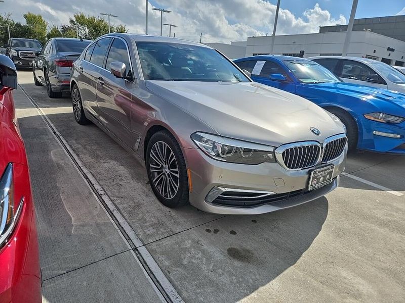 Used 2019 BMW 5 Series 530i xDriveImage 2