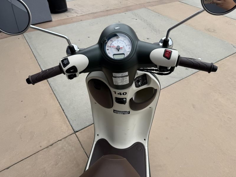 New 2024 Honda Metropolitan Image 4