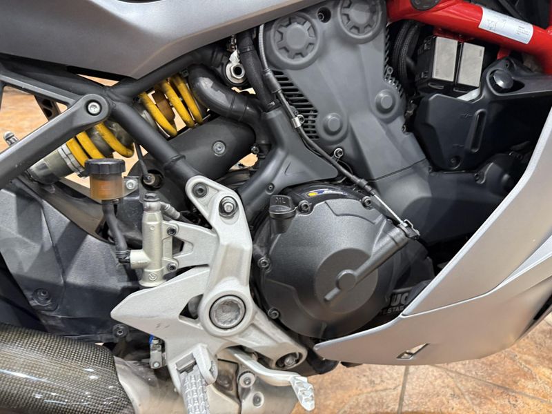 2019 Ducati Supersport Image 3