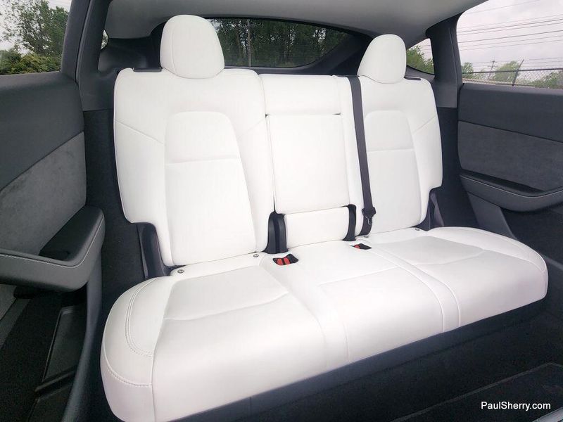 2024 Tesla Model Y Long RangeImage 50