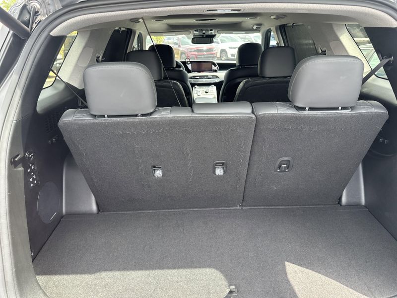 Used 2022 Hyundai Palisade LimitedImage 12