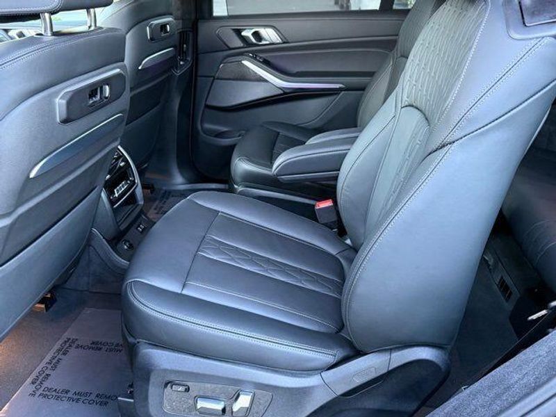 Used 2025 BMW X7 M60iImage 32