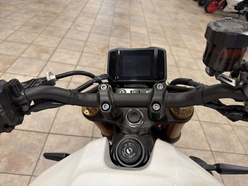 Used 2024 Yamaha XSR900 CA Image 23