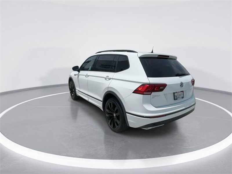 2021 Volkswagen Tiguan 2.0T SE R-Line BlackImage 6