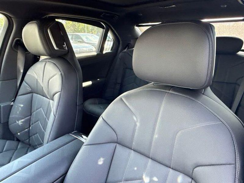 New 2026 BMW 7 Series 750e xDriveImage 19
