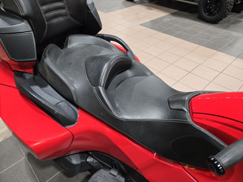 USED 2013 CAN-AM SPYDER RT Image 15