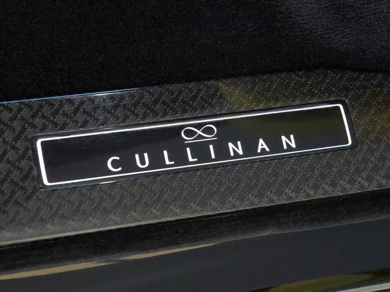 2022 Rolls-Royce Cullinan Image 21