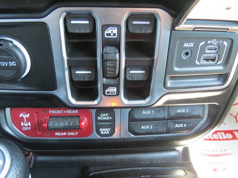 Used 2025 Jeep Wrangler 4xE Rubicon 4x4 4dr SUVImage 26