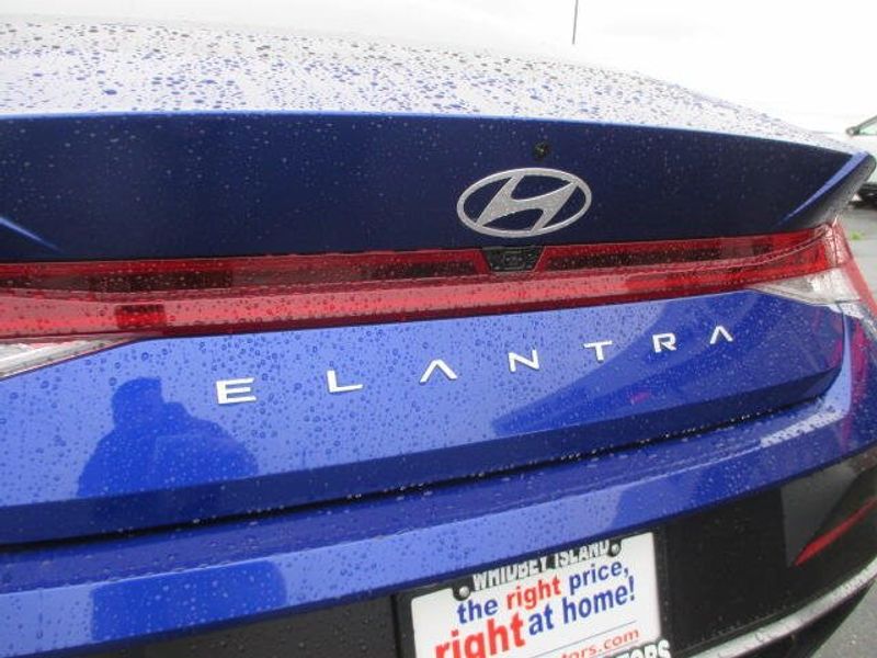 Used 2025 Hyundai Elantra SEL ConvenienceImage 9