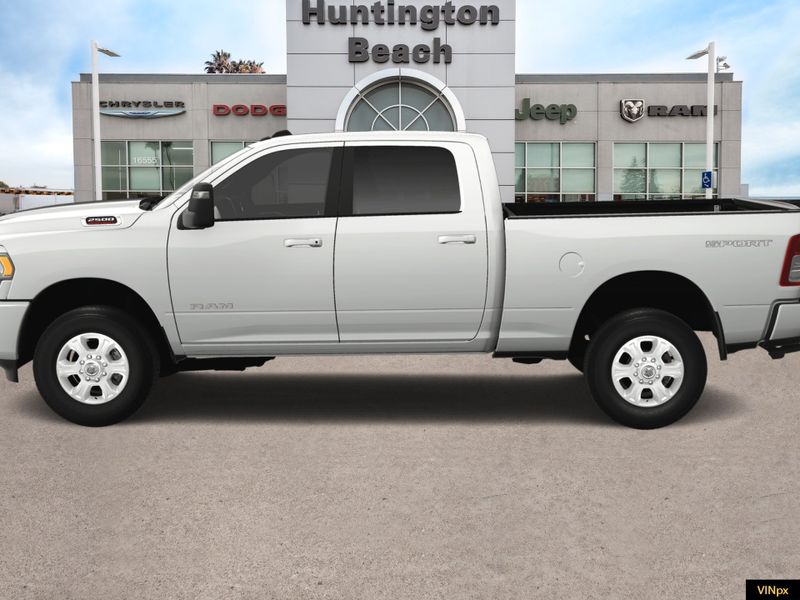 2023 RAM 2500 Big Horn Crew Cab 4x4Image 3