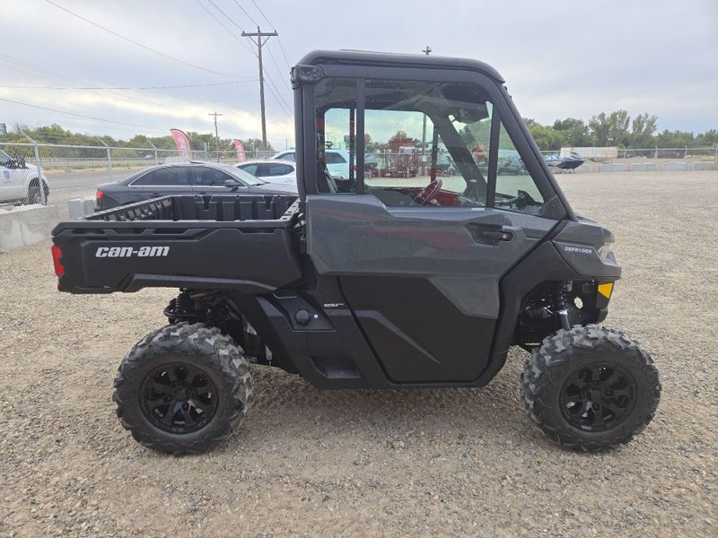 New 2027 Can-Am DEFENDER DPS CAB HD9 Image 5