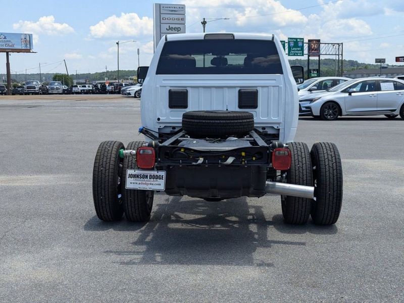 2024 RAM 3500 Tradesman Crew Cab Chassis 4x2 60