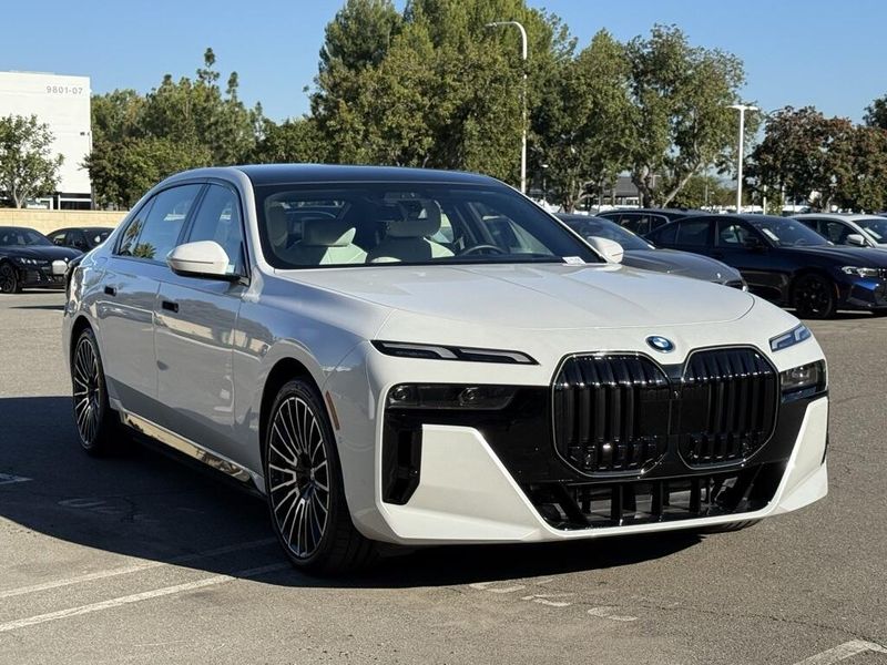 Used 2025 BMW i7 eDrive50Image 4